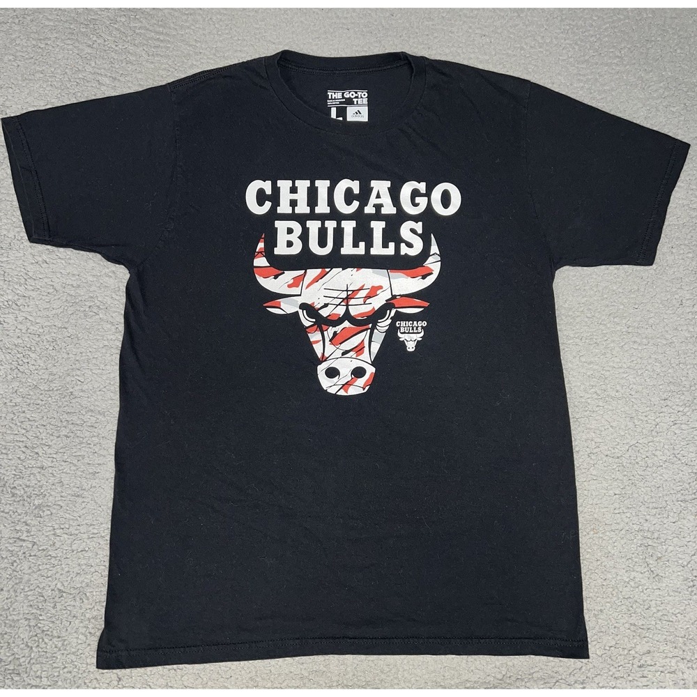 adidas Chicago Bulls T Shirt Men's Sz L Black Camo Blood Abstract The Go To Tee